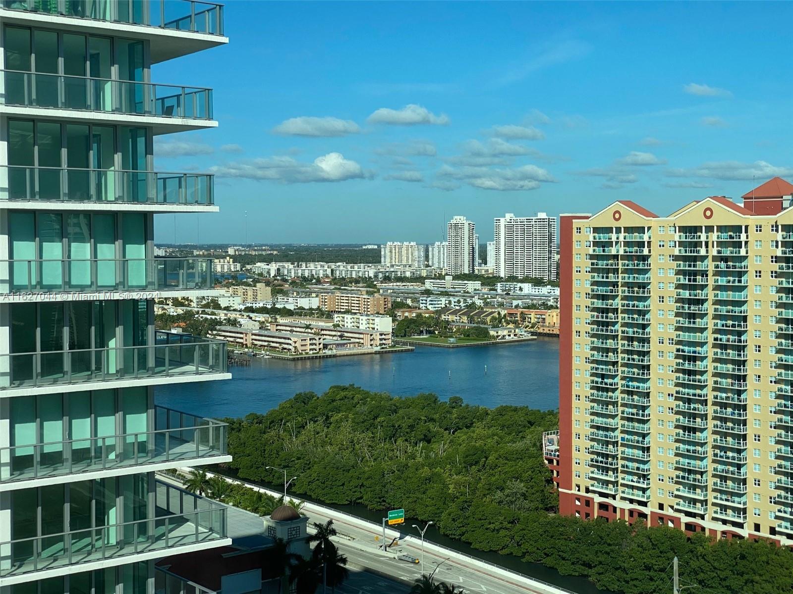 PARQUE TOWERS CONDO - Residential Lease
