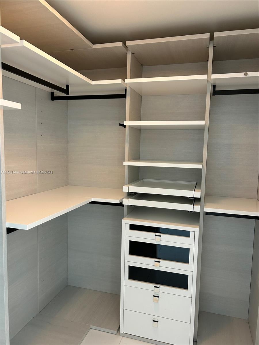PARQUE TOWERS CONDO - Residential Lease