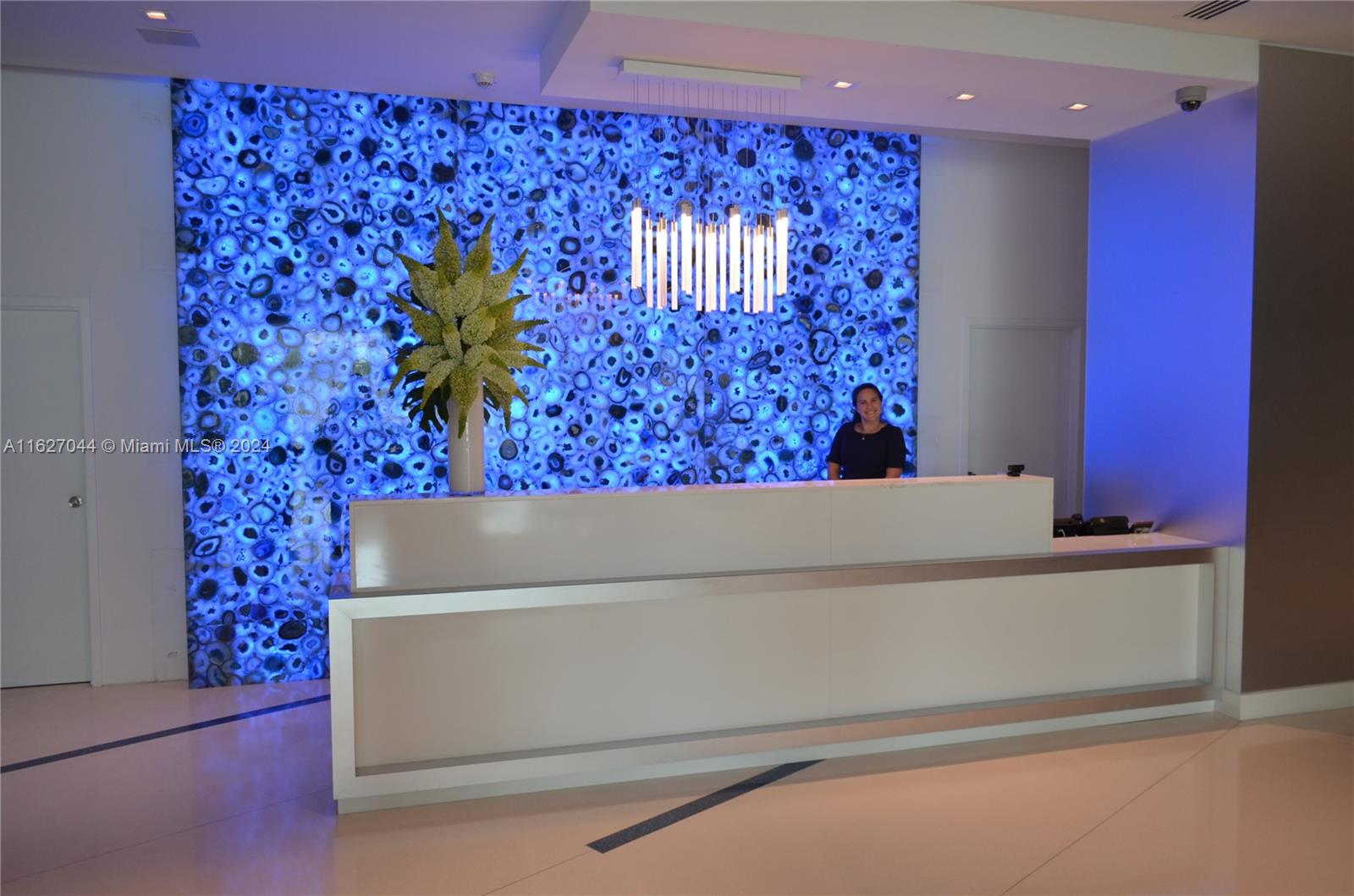PARQUE TOWERS CONDO - Residential Lease