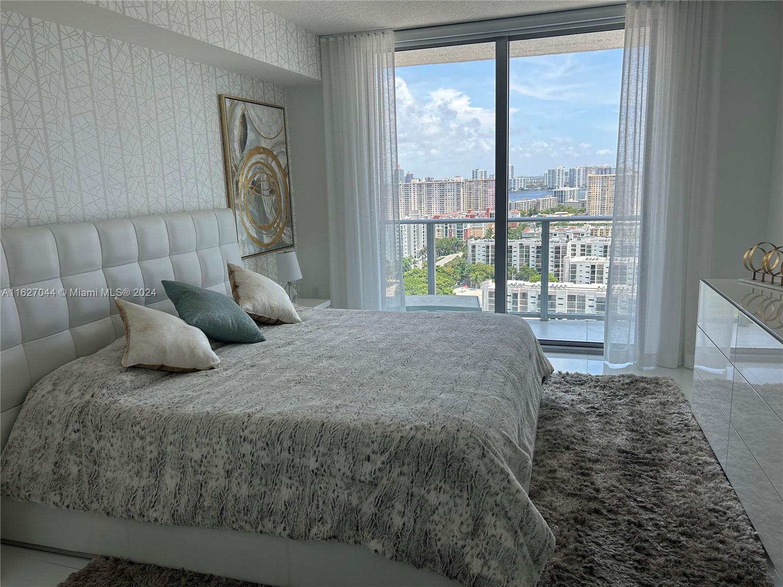 PARQUE TOWERS CONDO - Residential Lease