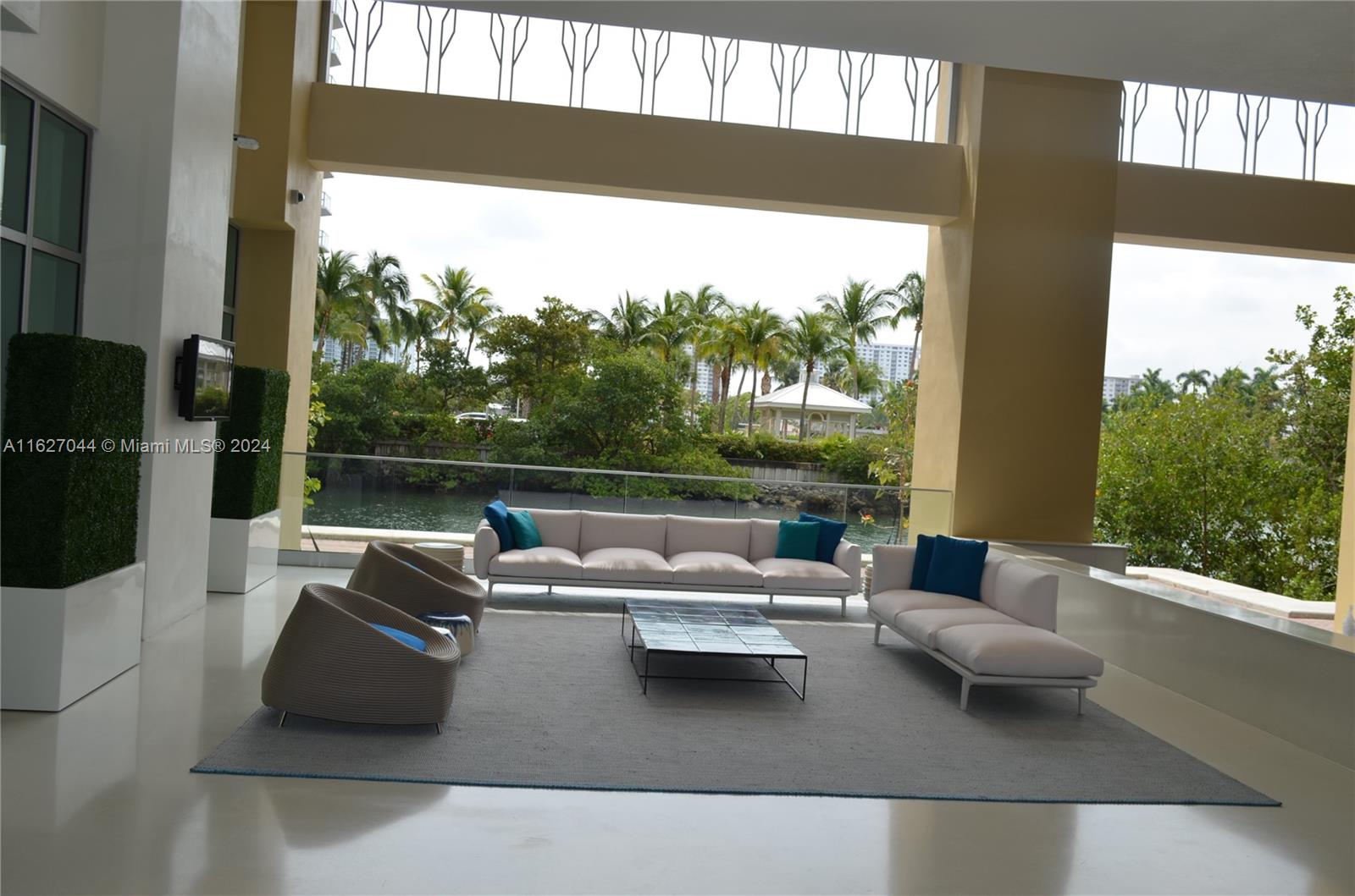 PARQUE TOWERS CONDO - Residential Lease