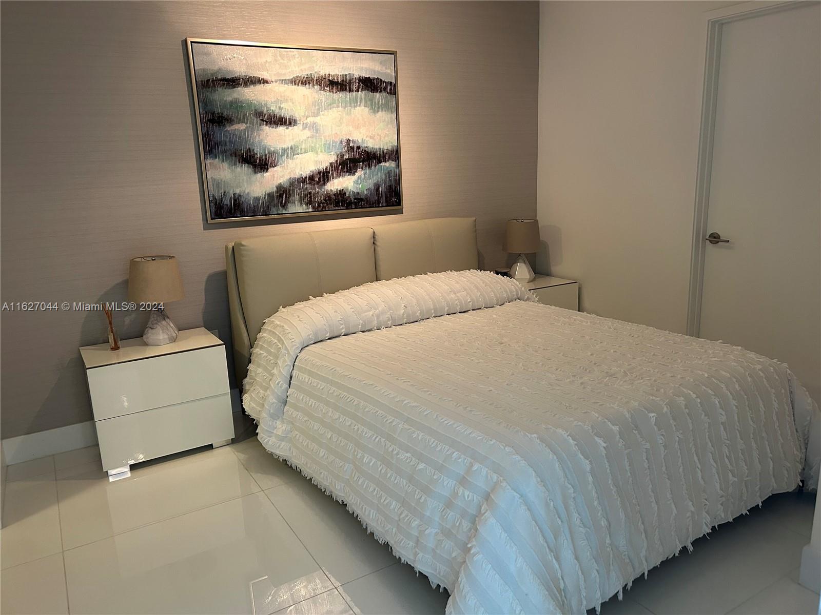 PARQUE TOWERS CONDO - Residential Lease