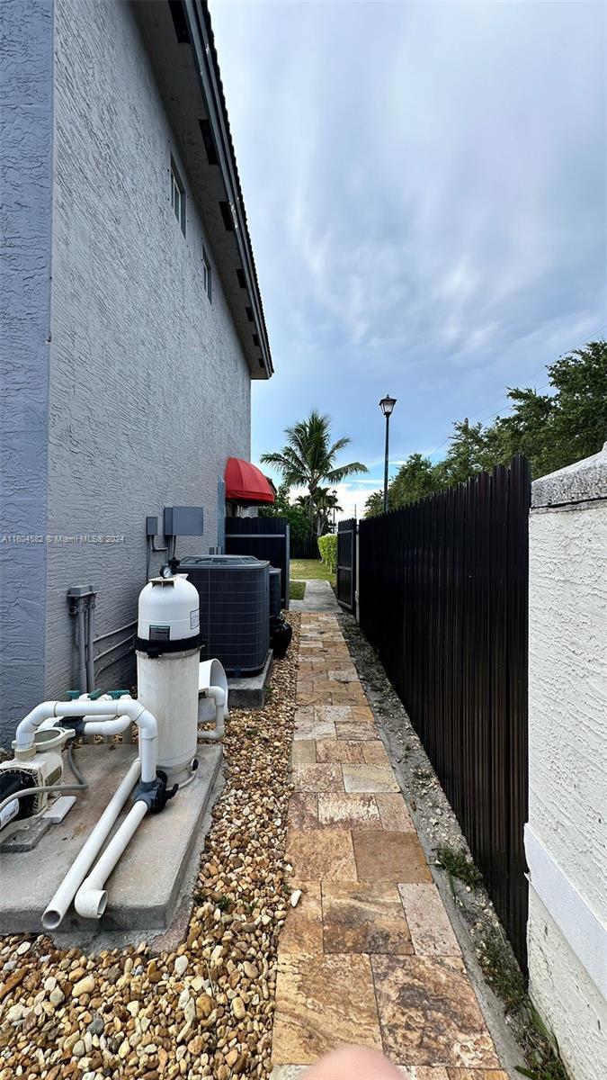 MILON VENTURE - Residential Lease