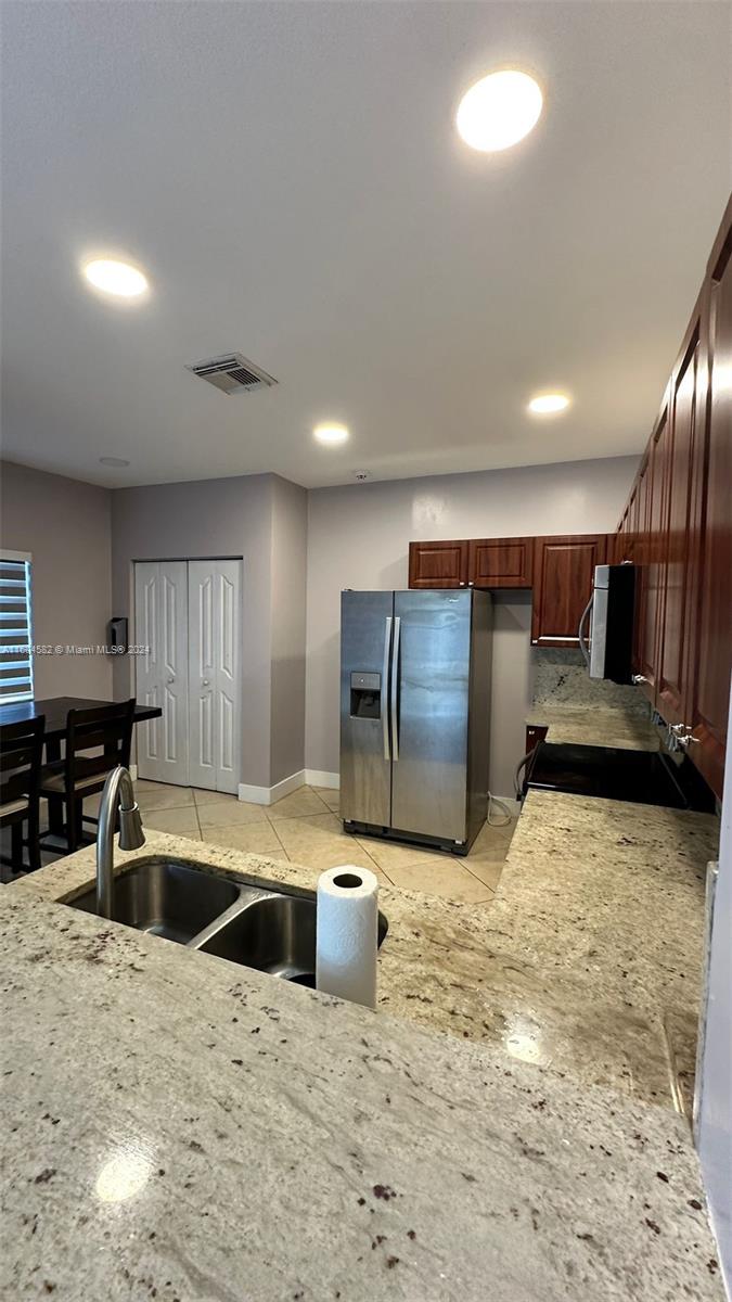 MILON VENTURE - Residential Lease