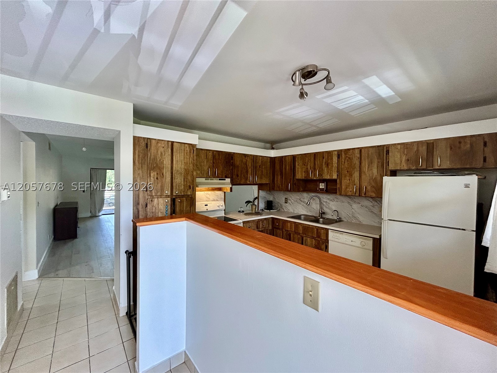 VILLAS AT CARRIAGE HILLS - Residential