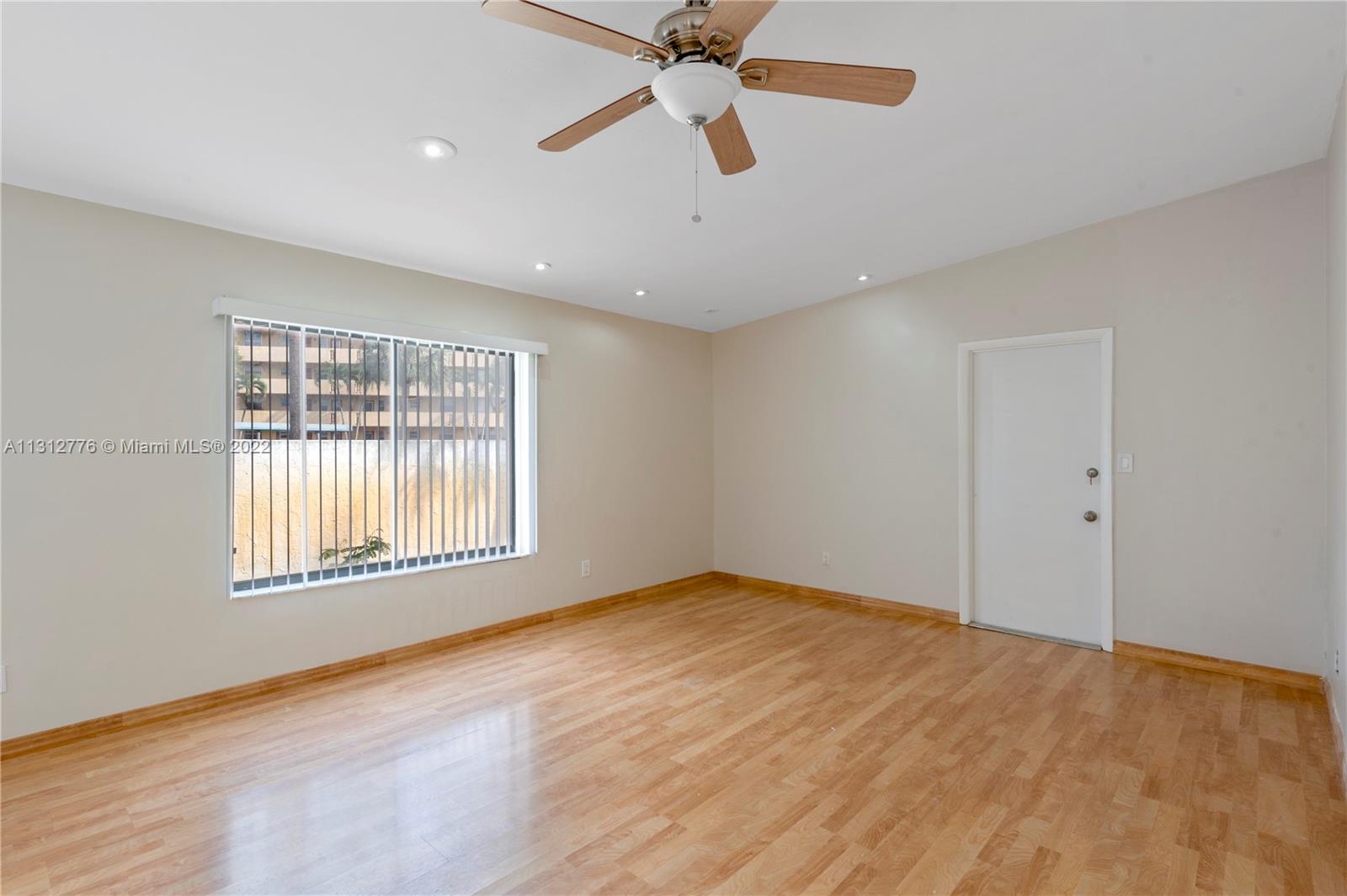 VILLAS ON THE GREEN - Residential Lease