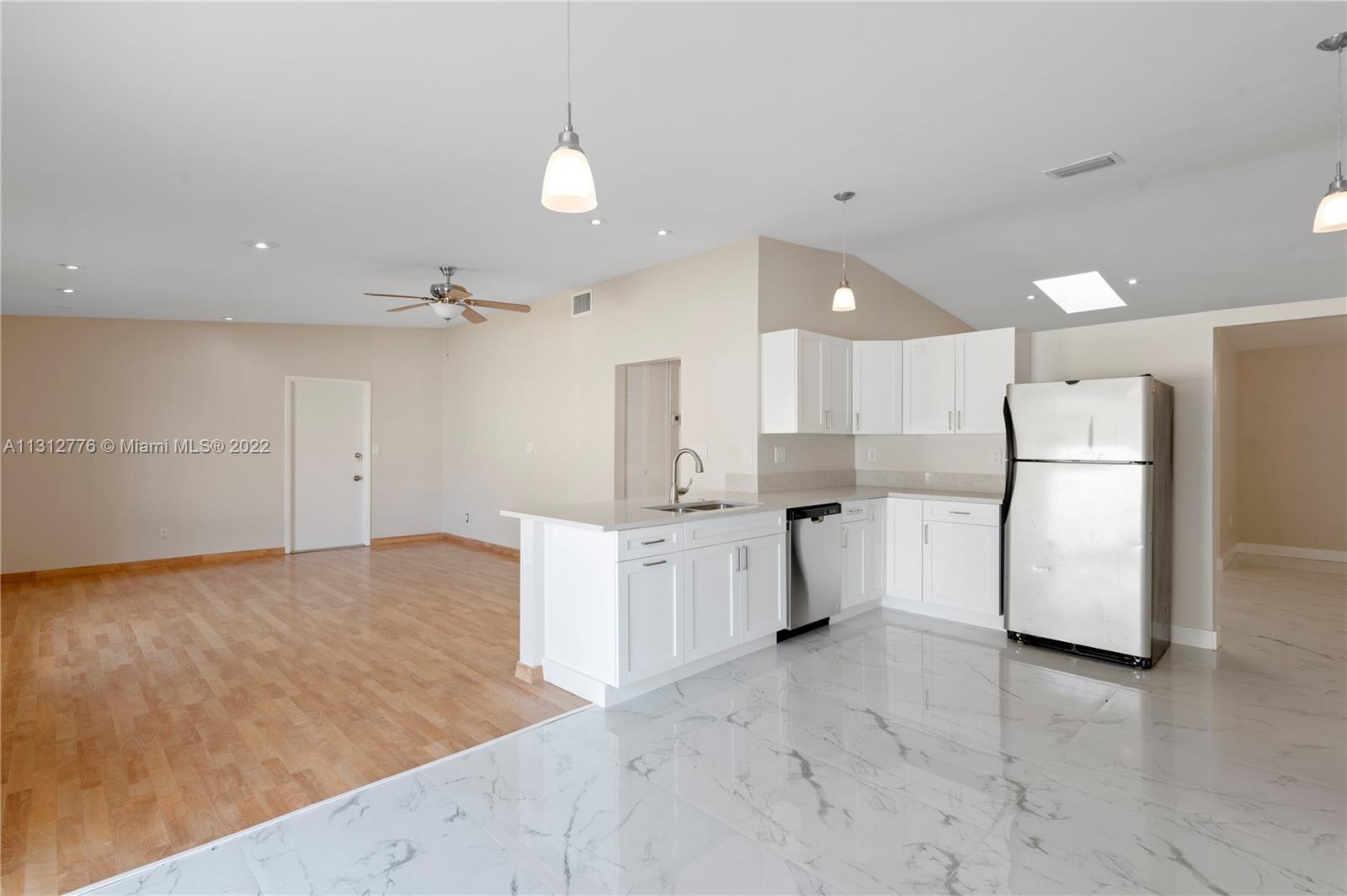 VILLAS ON THE GREEN - Residential Lease