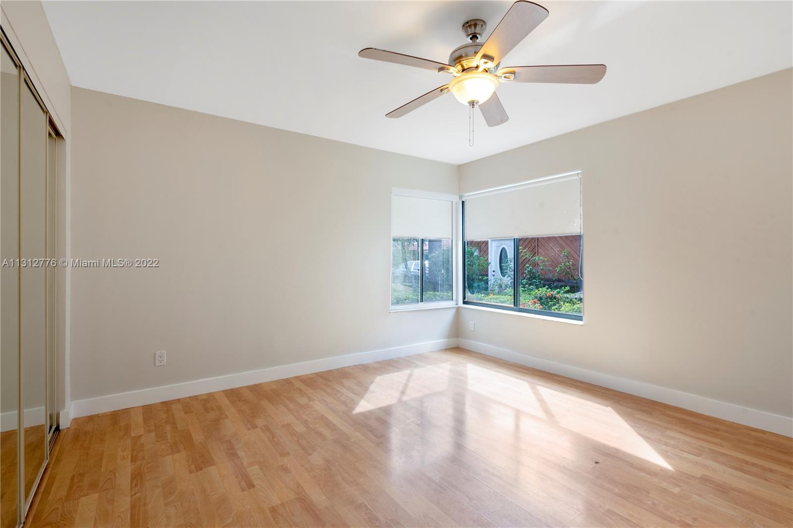 VILLAS ON THE GREEN - Residential Lease