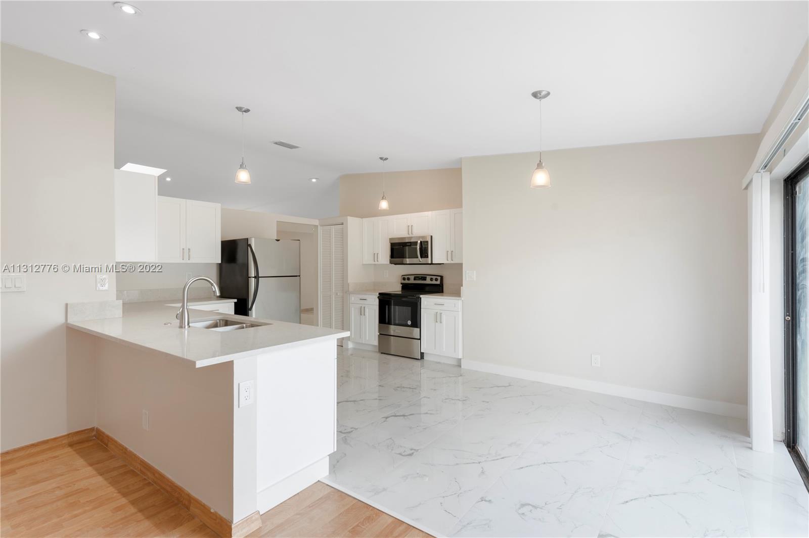 VILLAS ON THE GREEN - Residential Lease