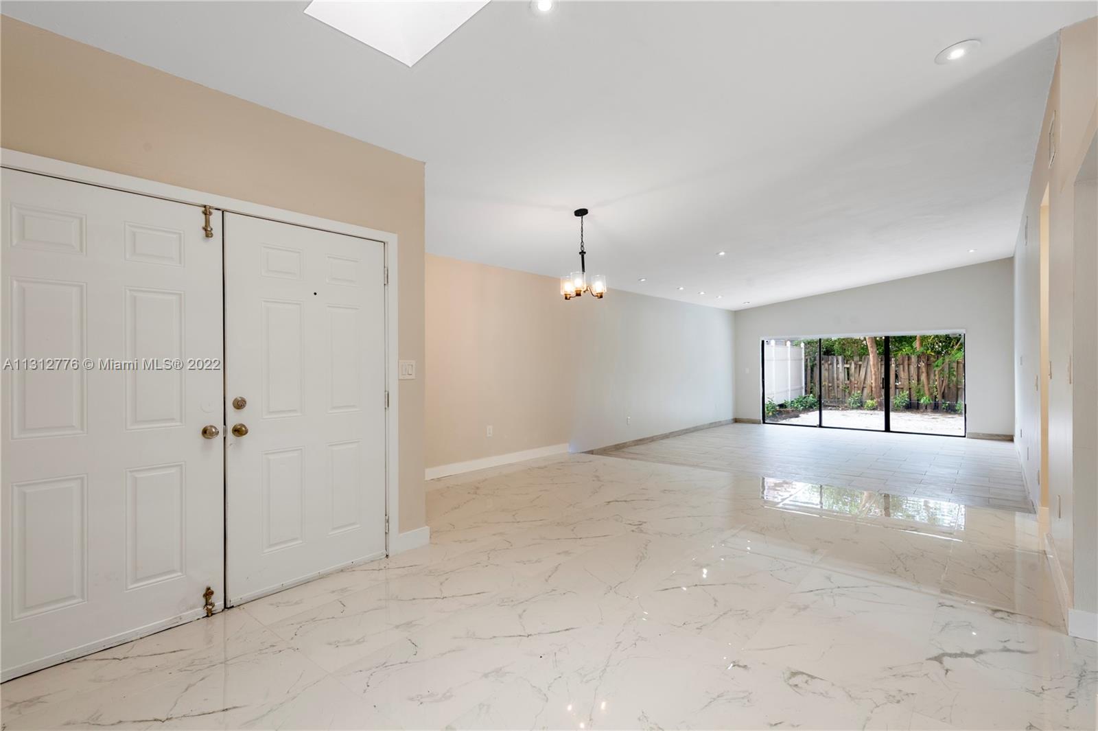 VILLAS ON THE GREEN - Residential Lease