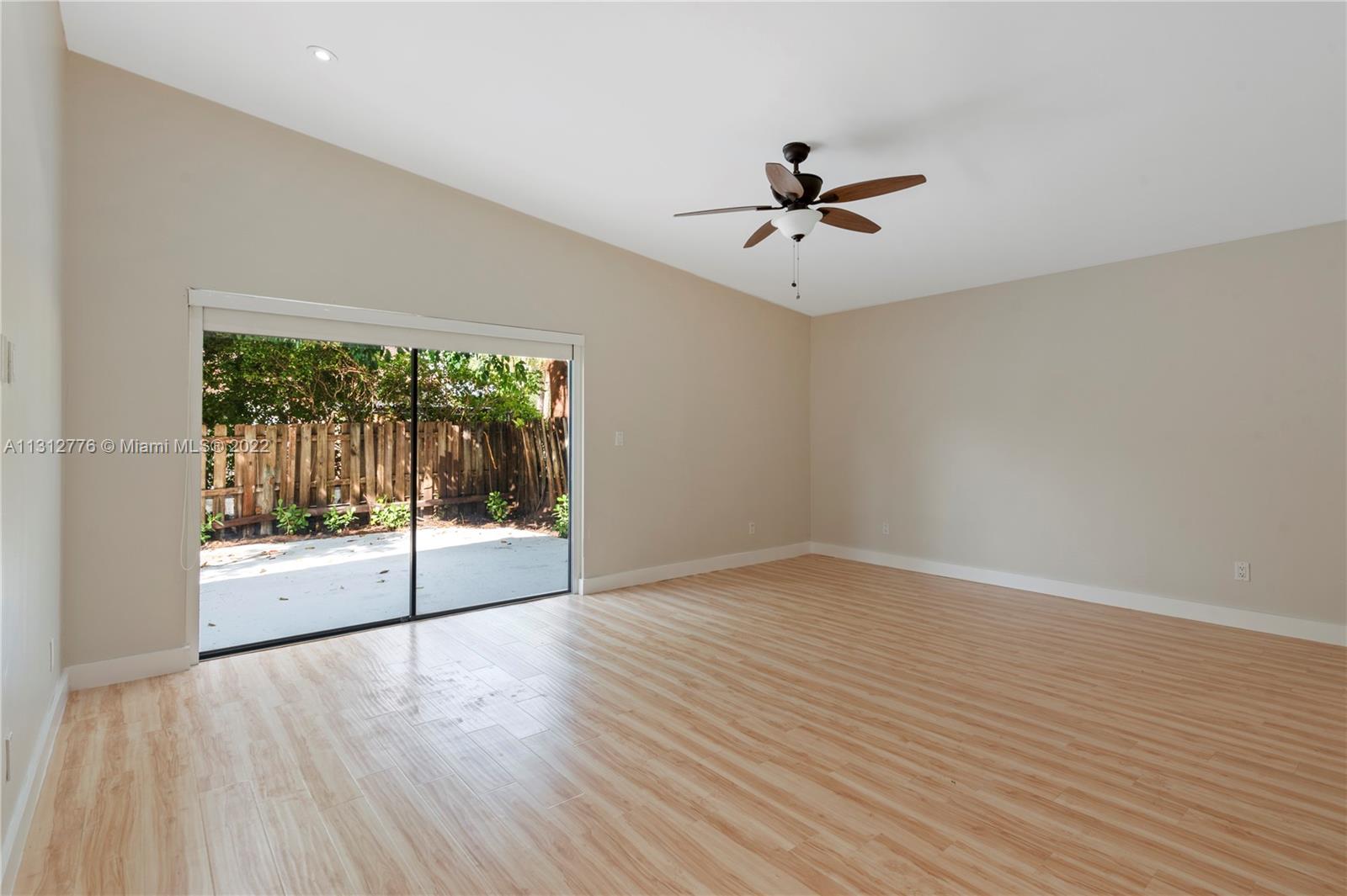 VILLAS ON THE GREEN - Residential Lease