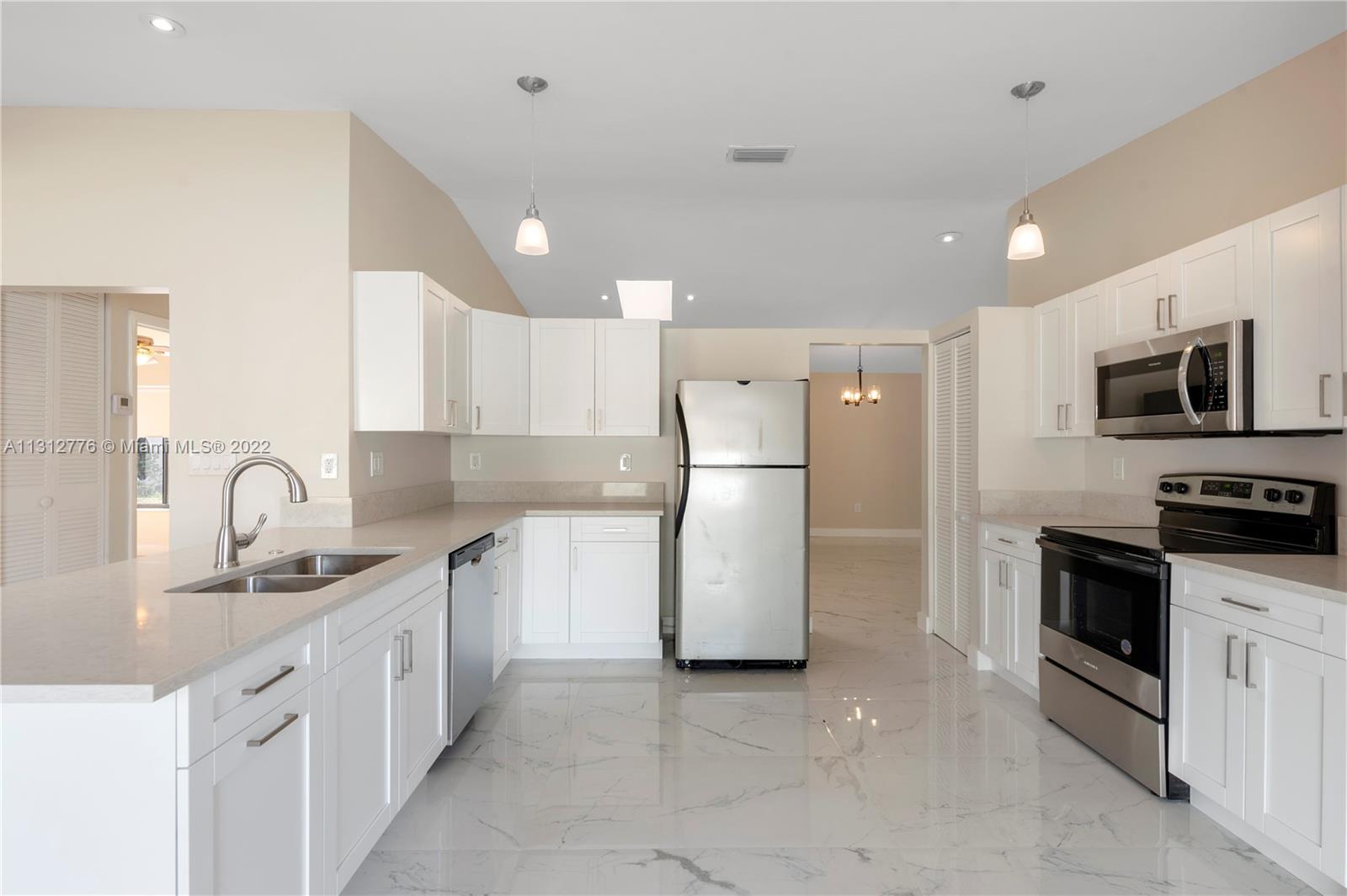VILLAS ON THE GREEN - Residential Lease