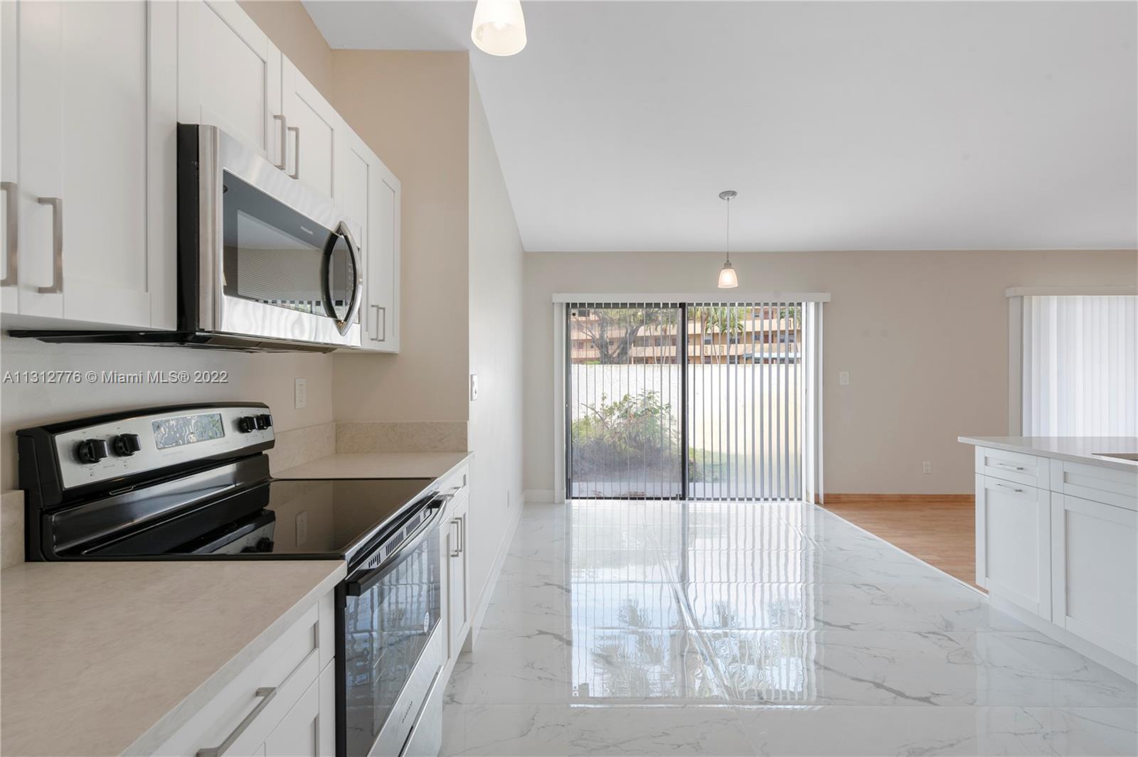 VILLAS ON THE GREEN - Residential Lease