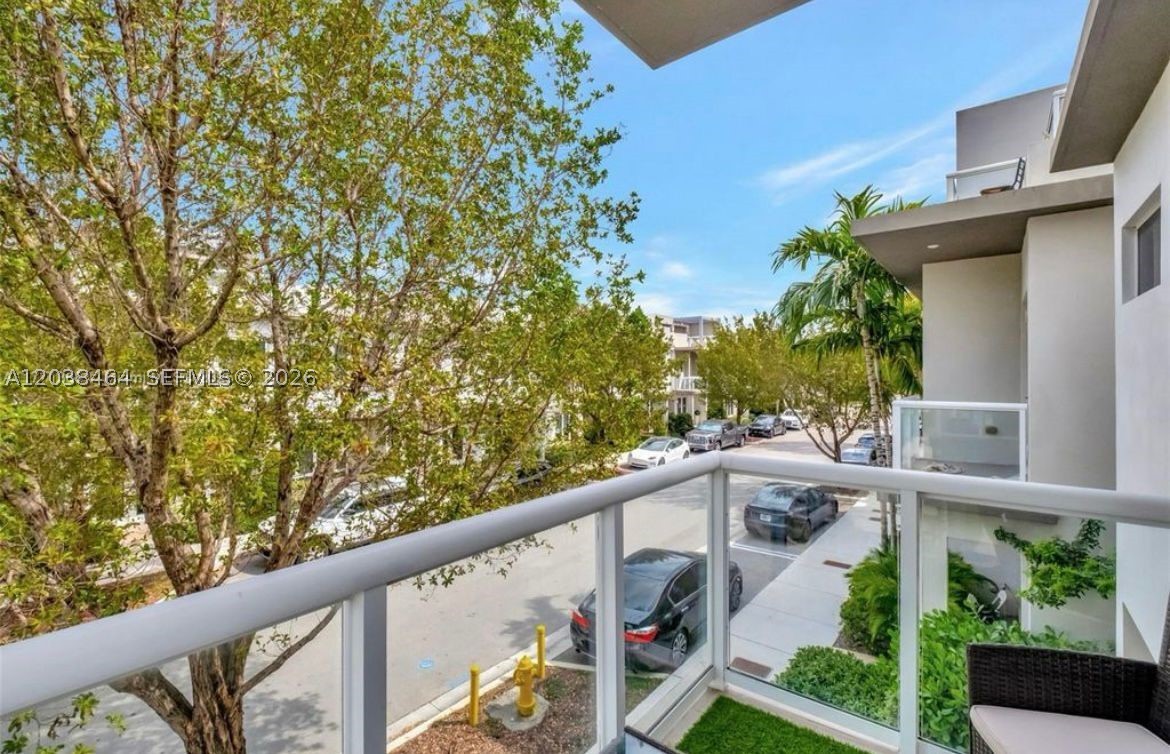 LANDMARK AT DORAL - Residential Lease
