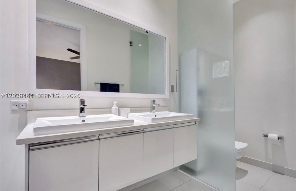 LANDMARK AT DORAL - Residential Lease