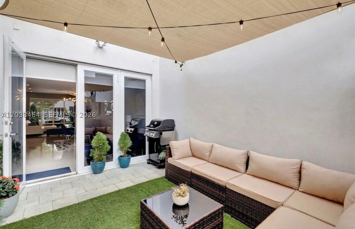 LANDMARK AT DORAL - Residential Lease