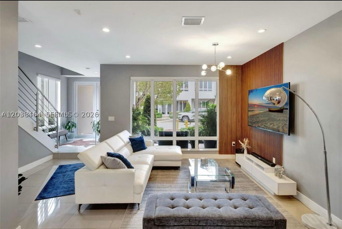 LANDMARK AT DORAL - Residential Lease