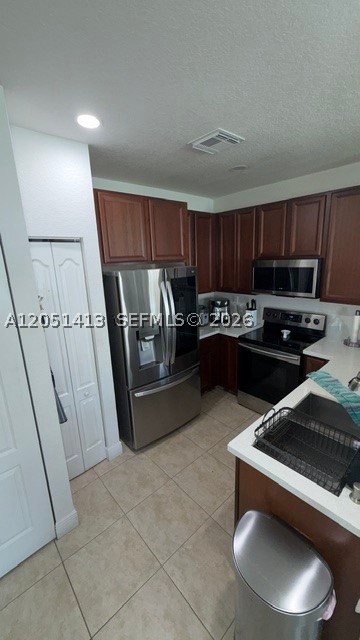 MANDARIN LAKES - Residential Lease