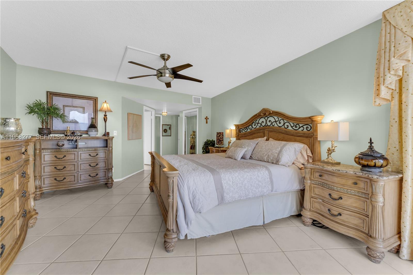 GALLEON CONDO - Residential