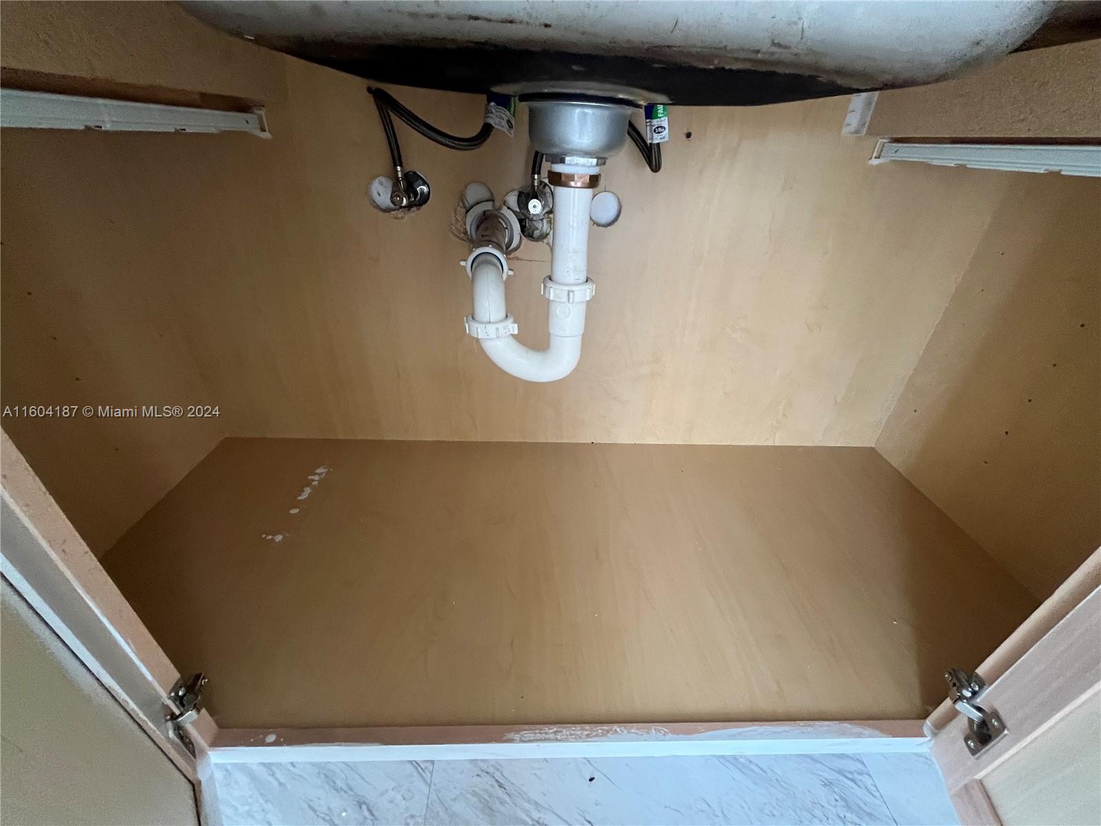 MAGNOLIA SUB - Residential Lease