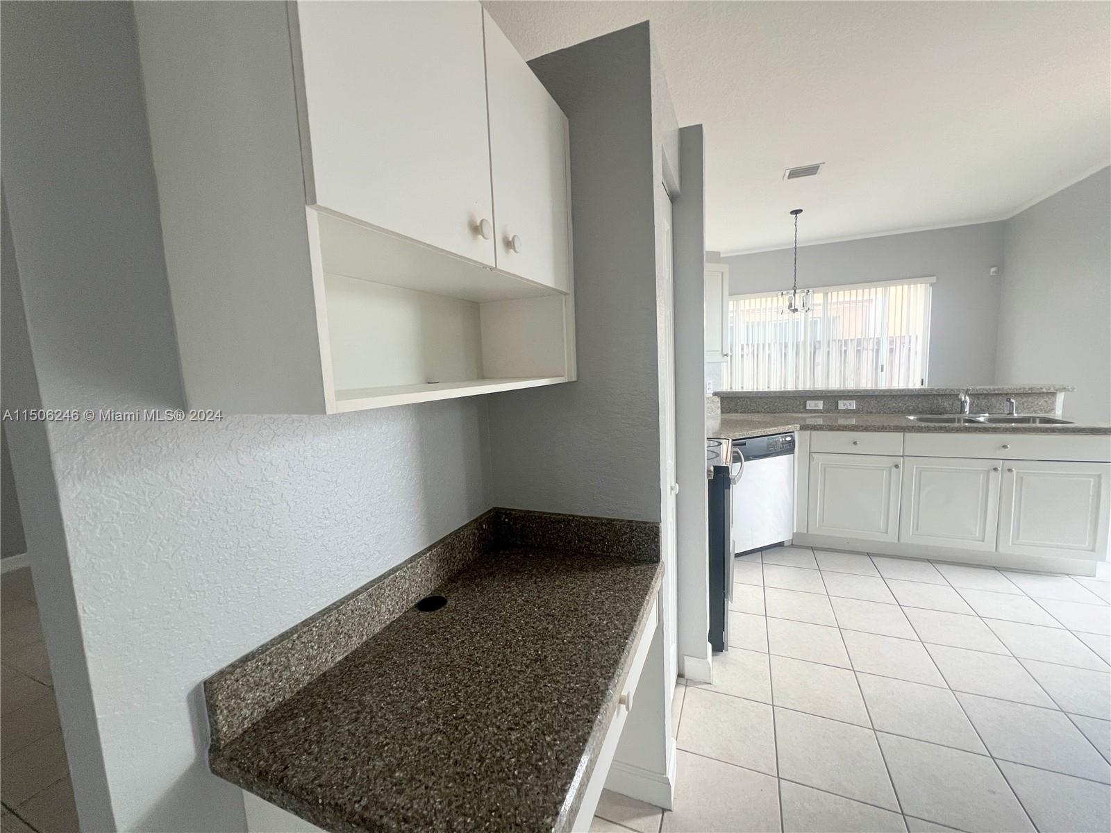 LAKES BY THE BAY SEC 8 - Residential Lease