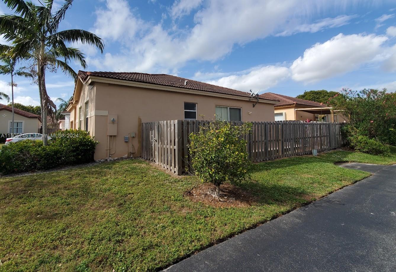 LAKES BY THE BAY SEC 8 - Residential Lease