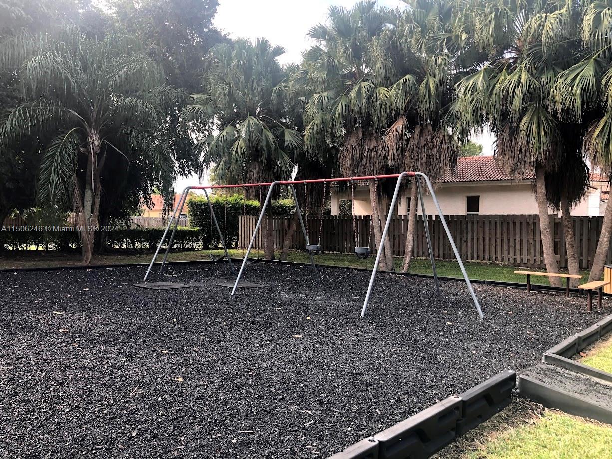 LAKES BY THE BAY SEC 8 - Residential Lease