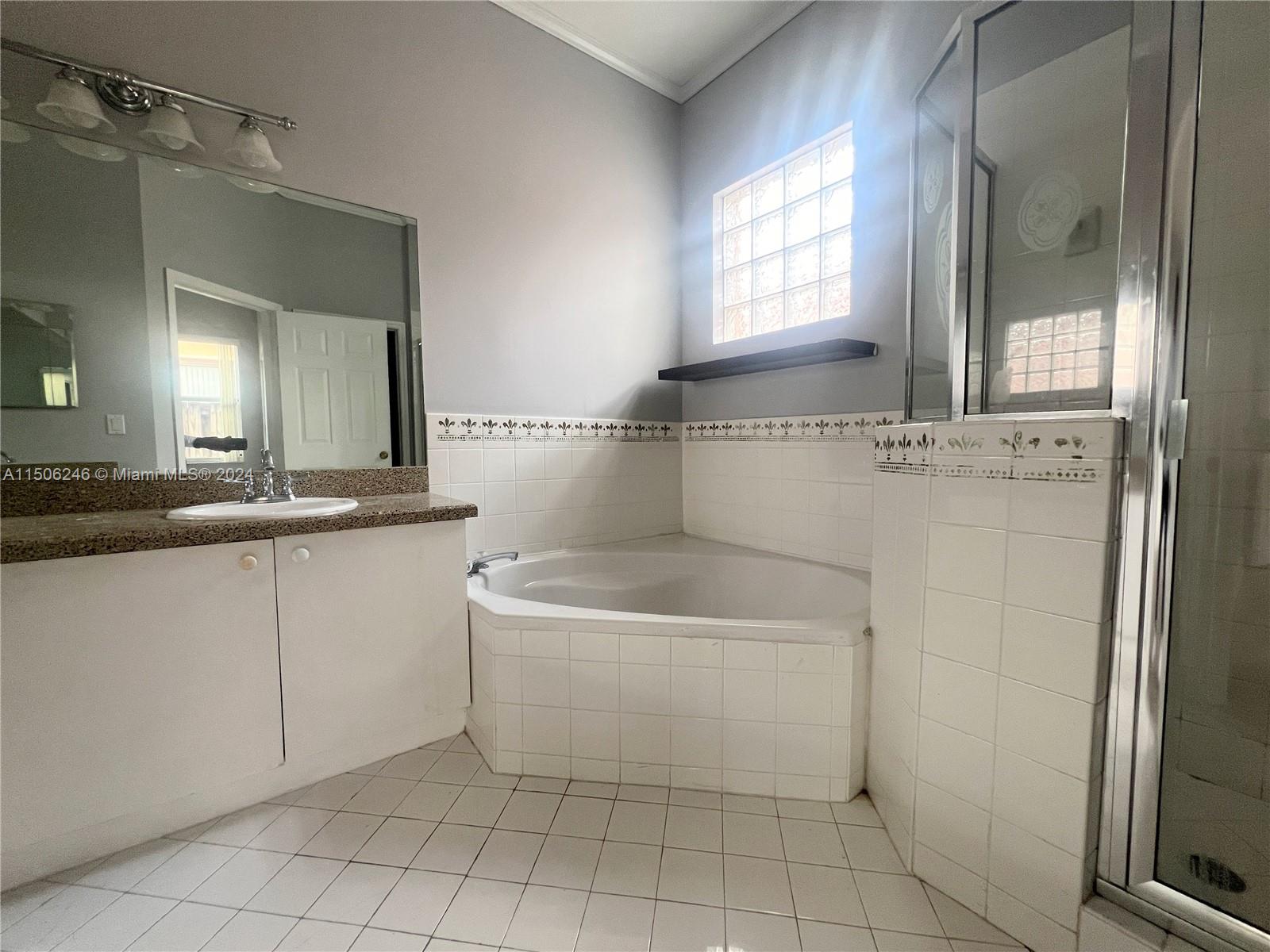 LAKES BY THE BAY SEC 8 - Residential Lease