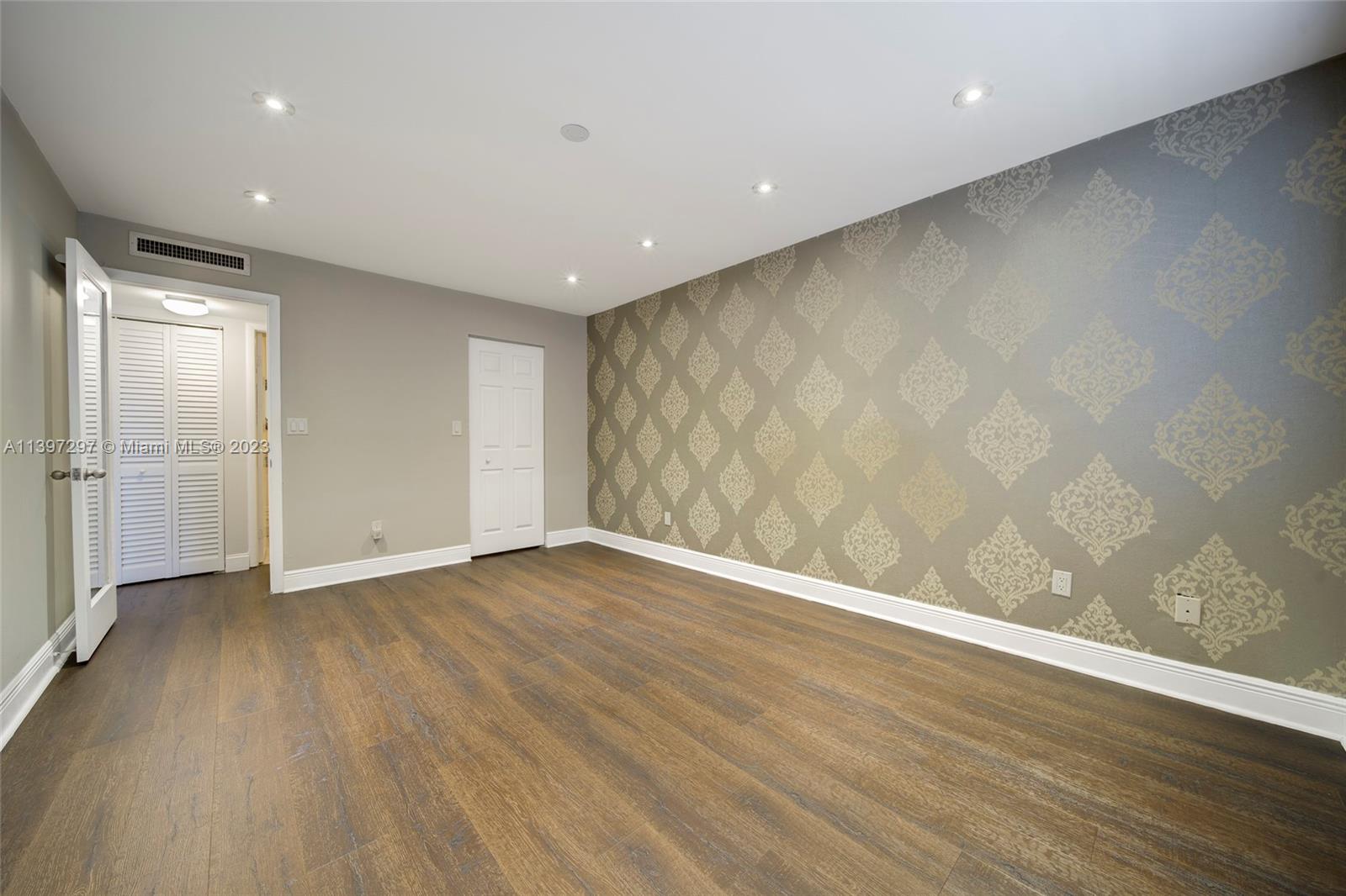 WISPERWOOD VILLAGE CONDO - Residential Lease