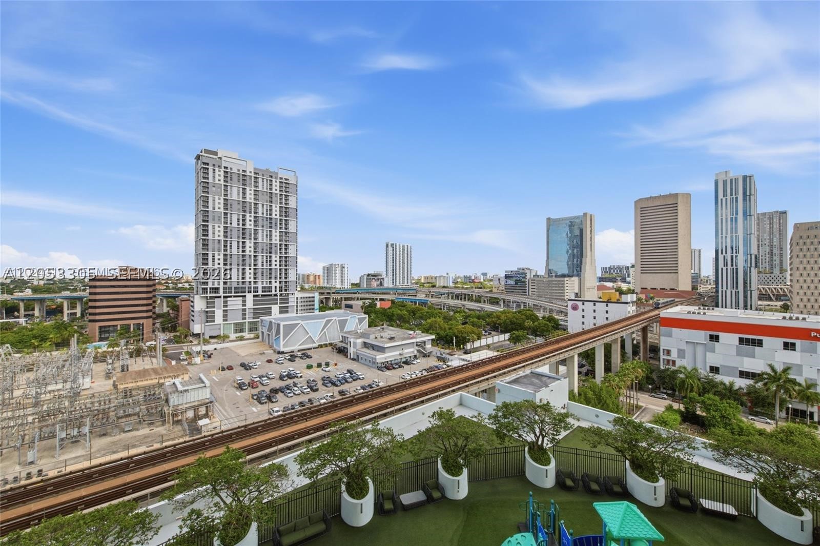 IVY CONDO - Residential