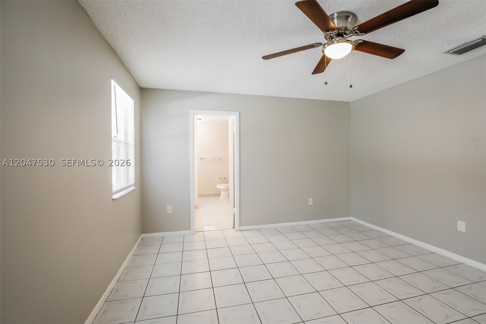 SAWGRASS ESTATES - Residential Lease