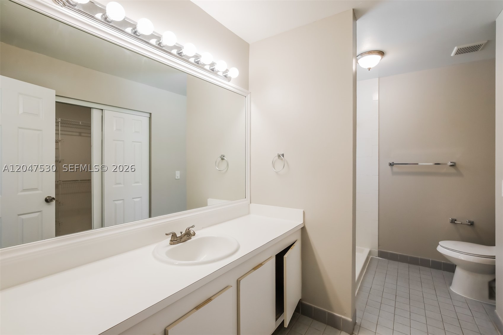 SAWGRASS ESTATES - Residential Lease