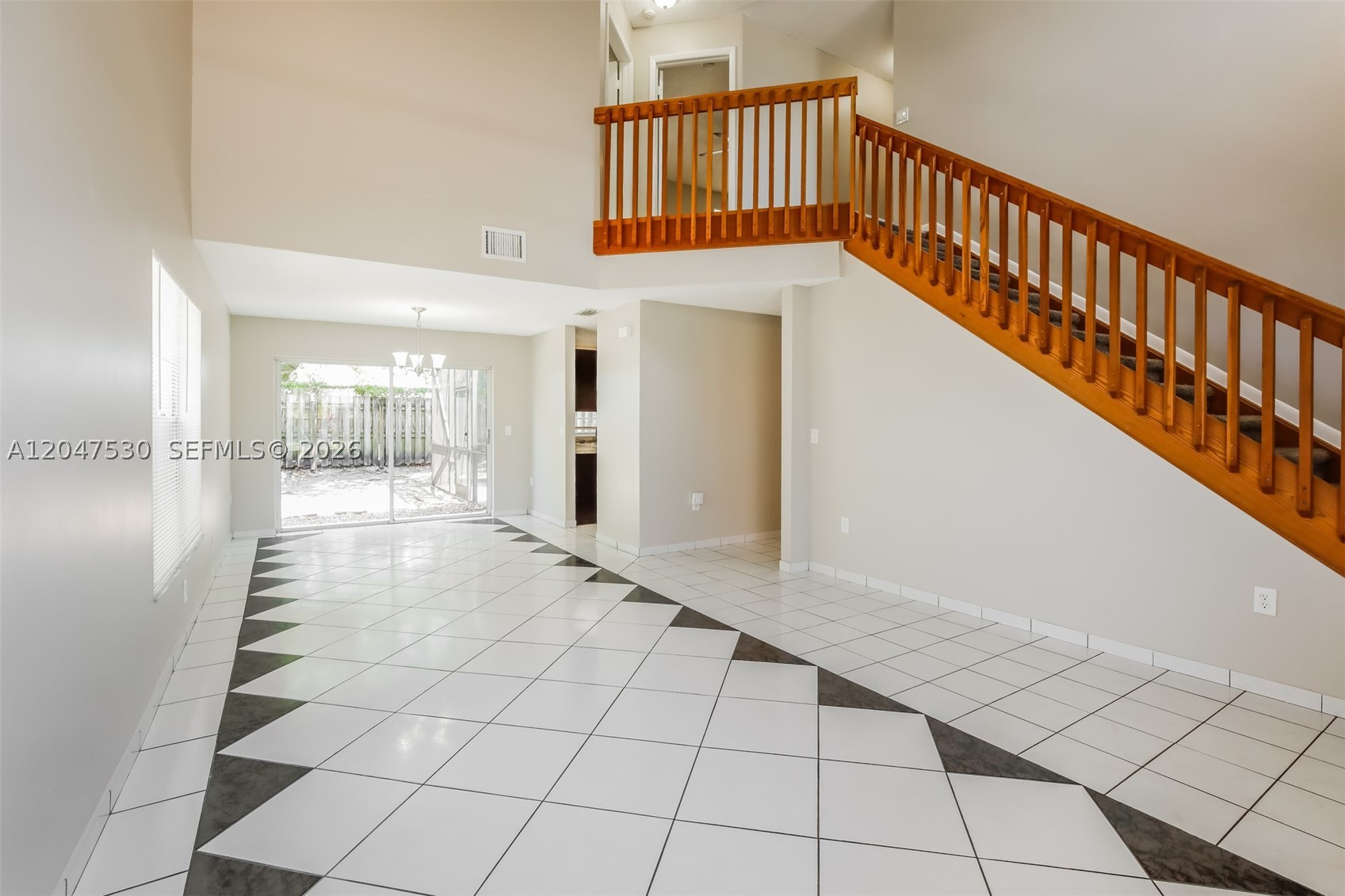 SAWGRASS ESTATES - Residential Lease