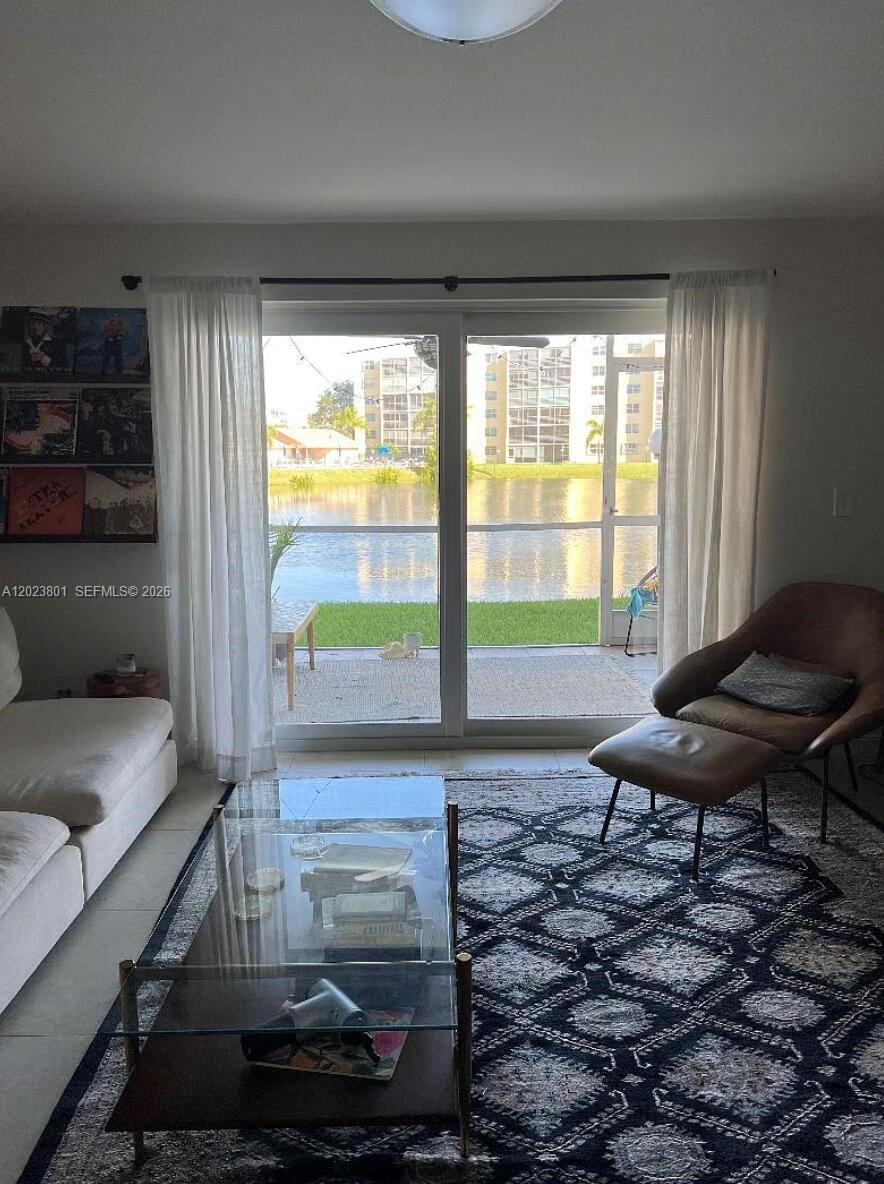 MEADOWBROOK LAKES VIEW K - Residential
