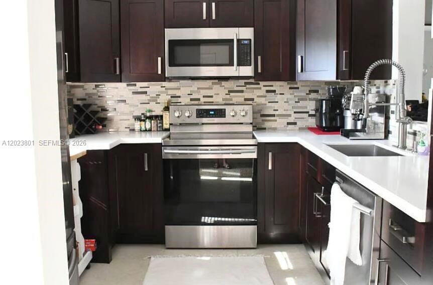 MEADOWBROOK LAKES VIEW K - Residential
