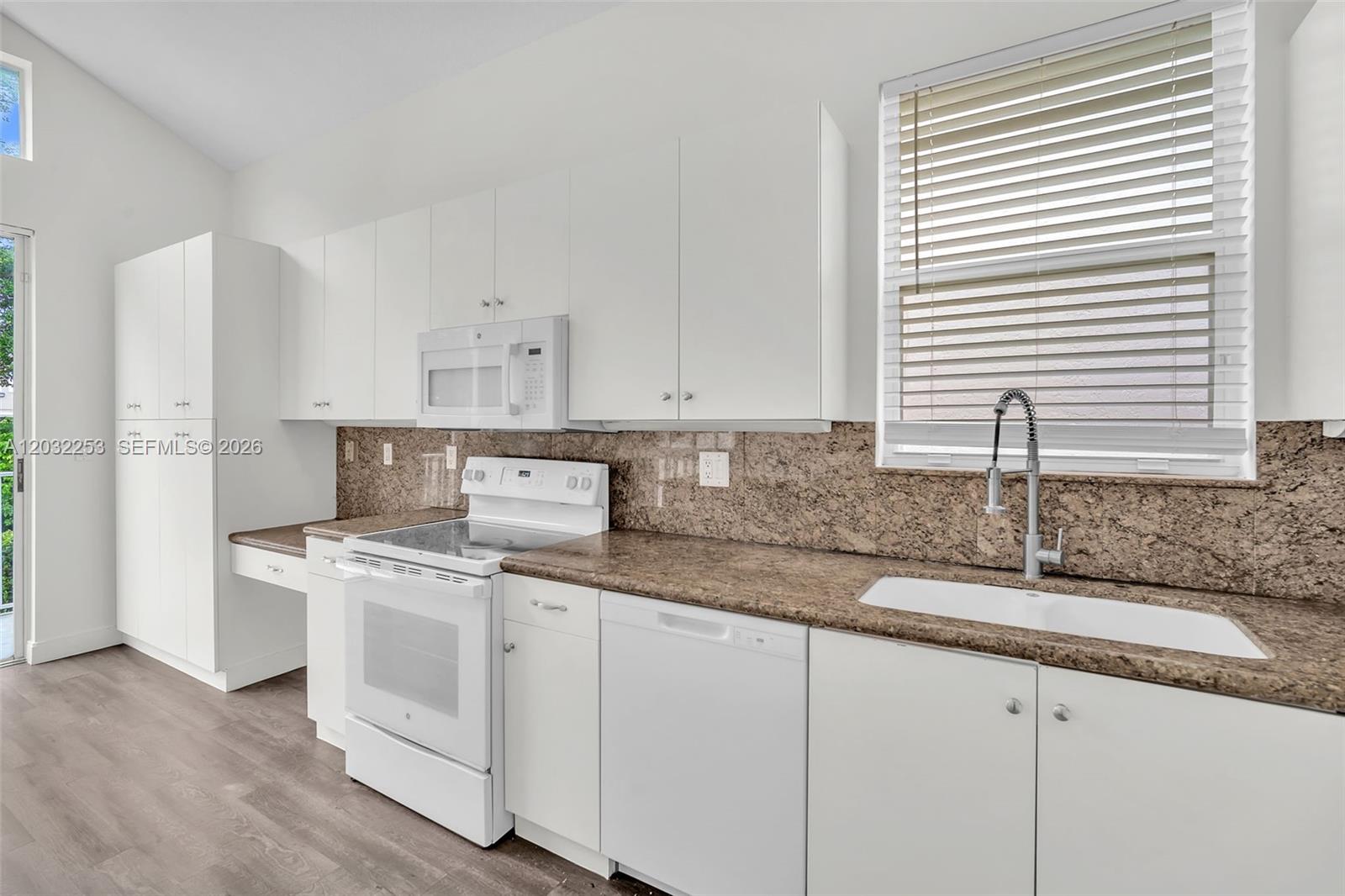 TOWNGATE - Residential Lease