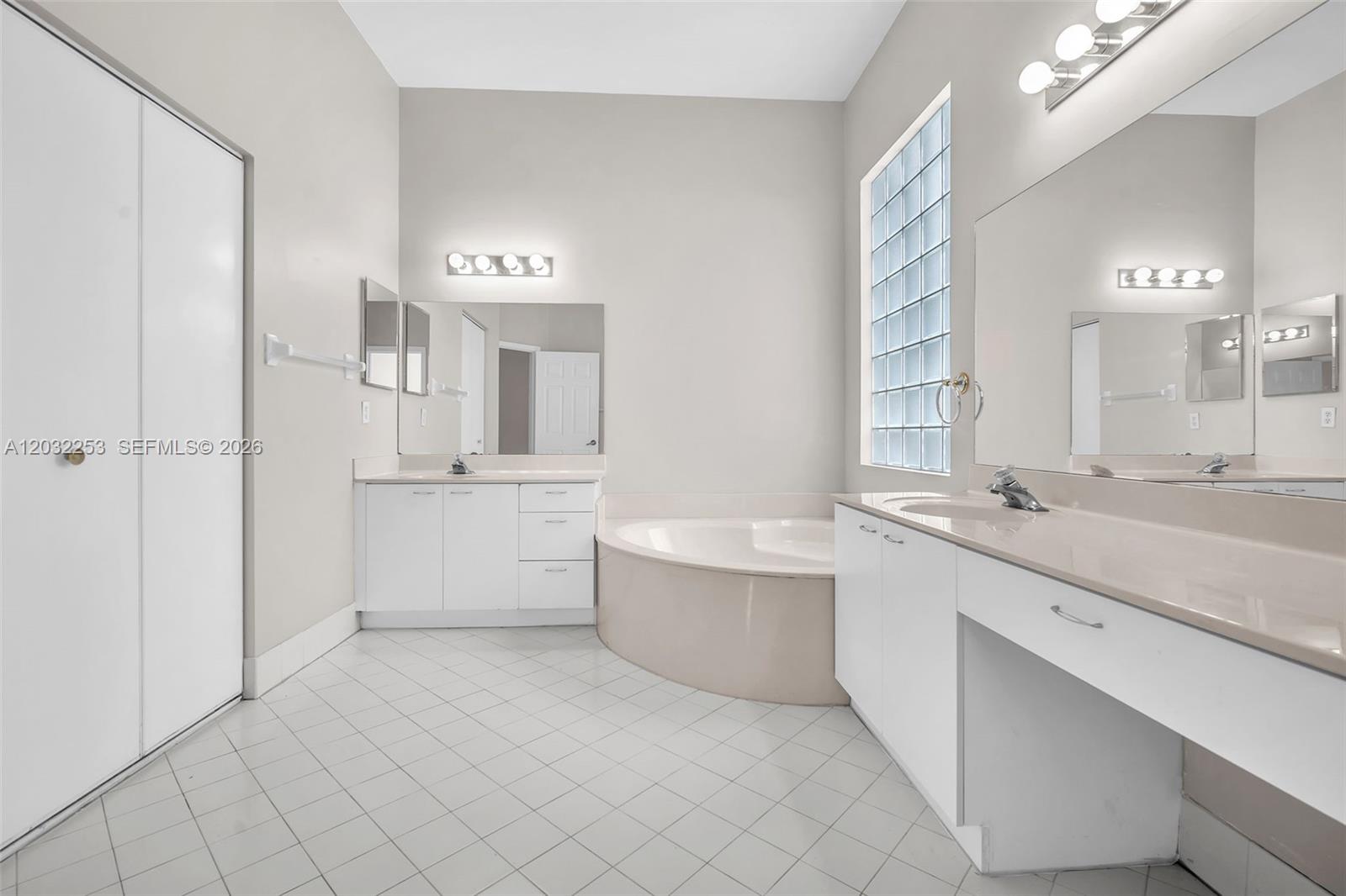 TOWNGATE - Residential Lease