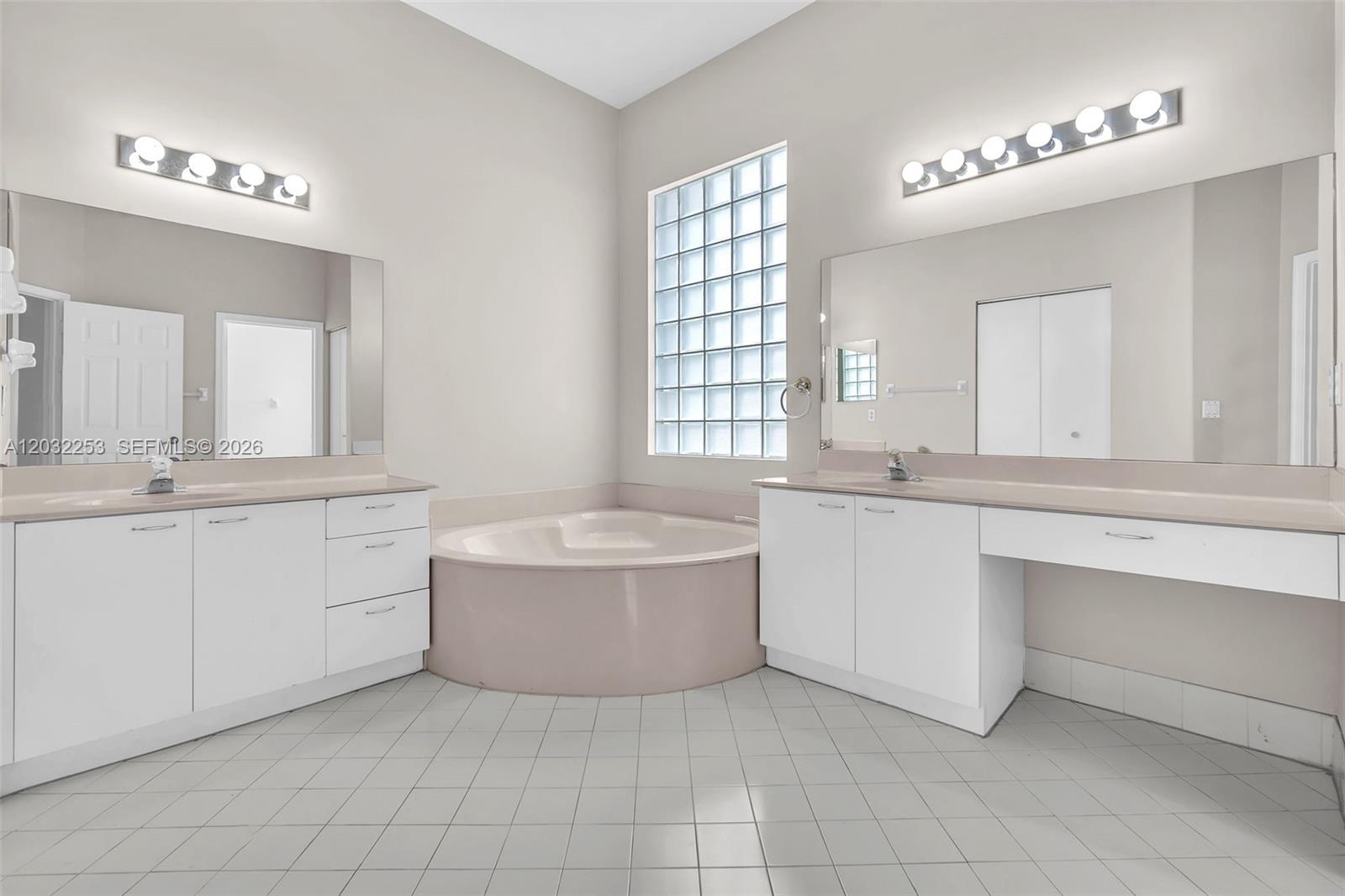 TOWNGATE - Residential Lease
