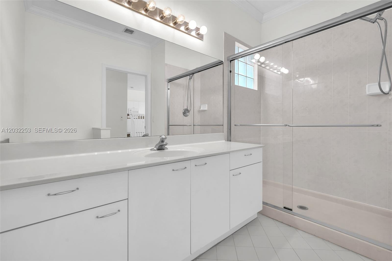 TOWNGATE - Residential Lease
