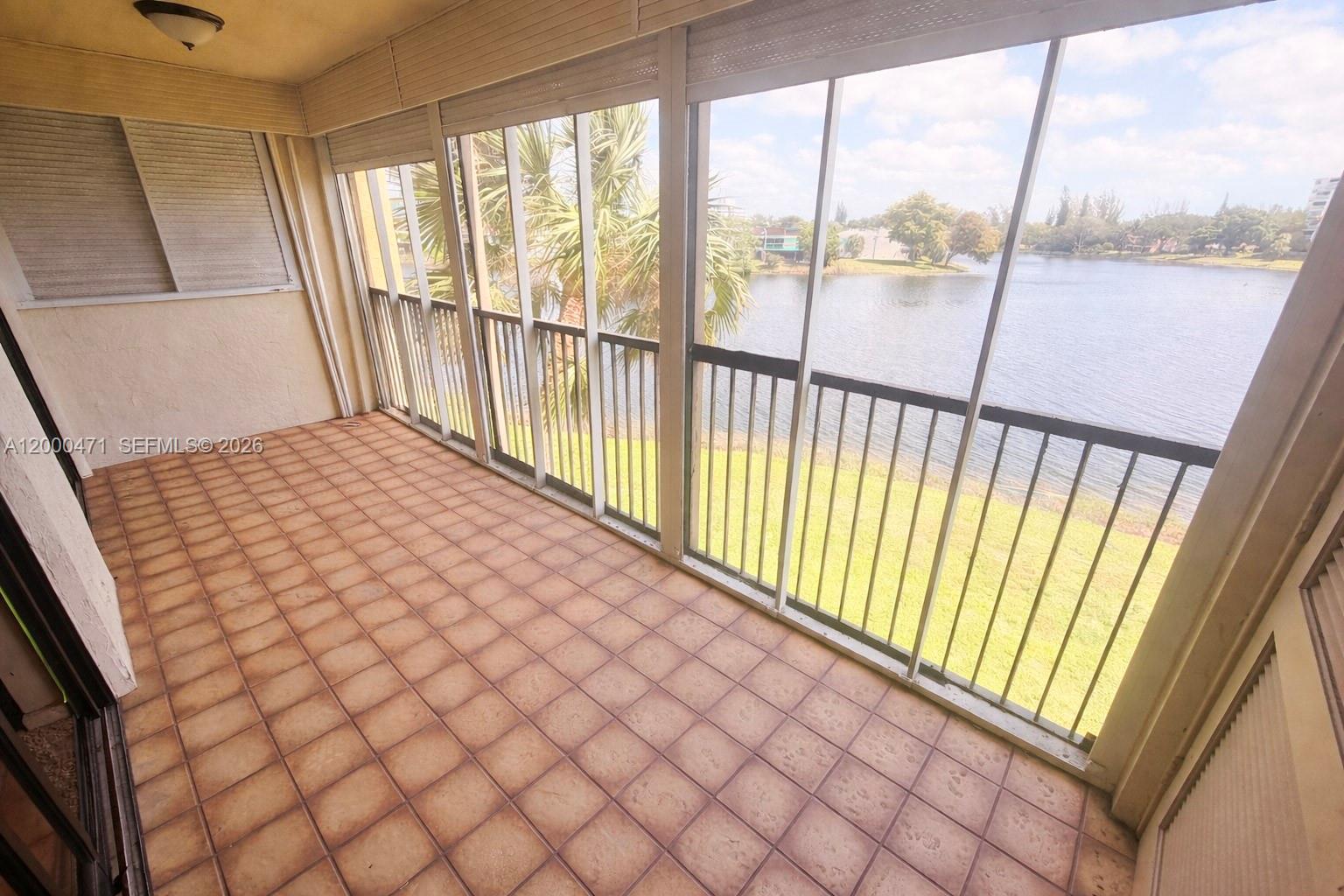 ISLES OF INVERRARY I COND - Residential