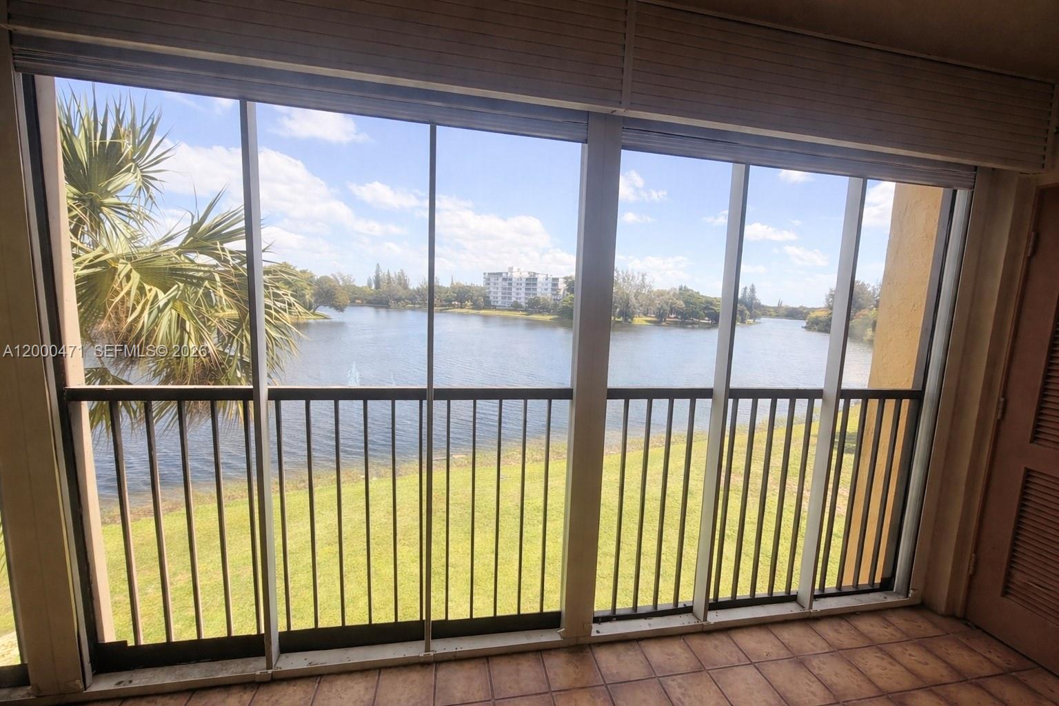 ISLES OF INVERRARY I COND - Residential