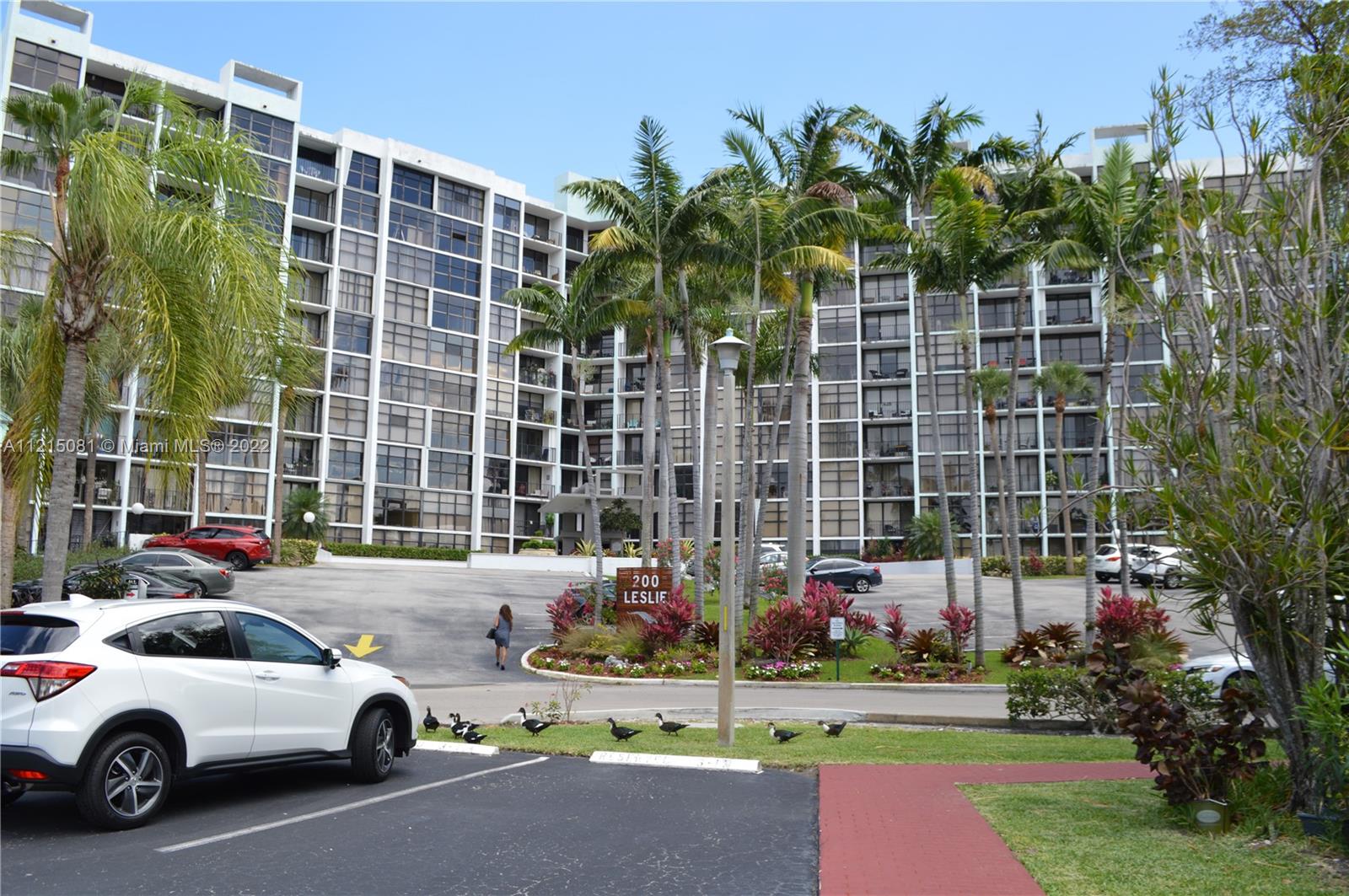 200 LESLIE CONDO F/K/A TO - Residential Lease