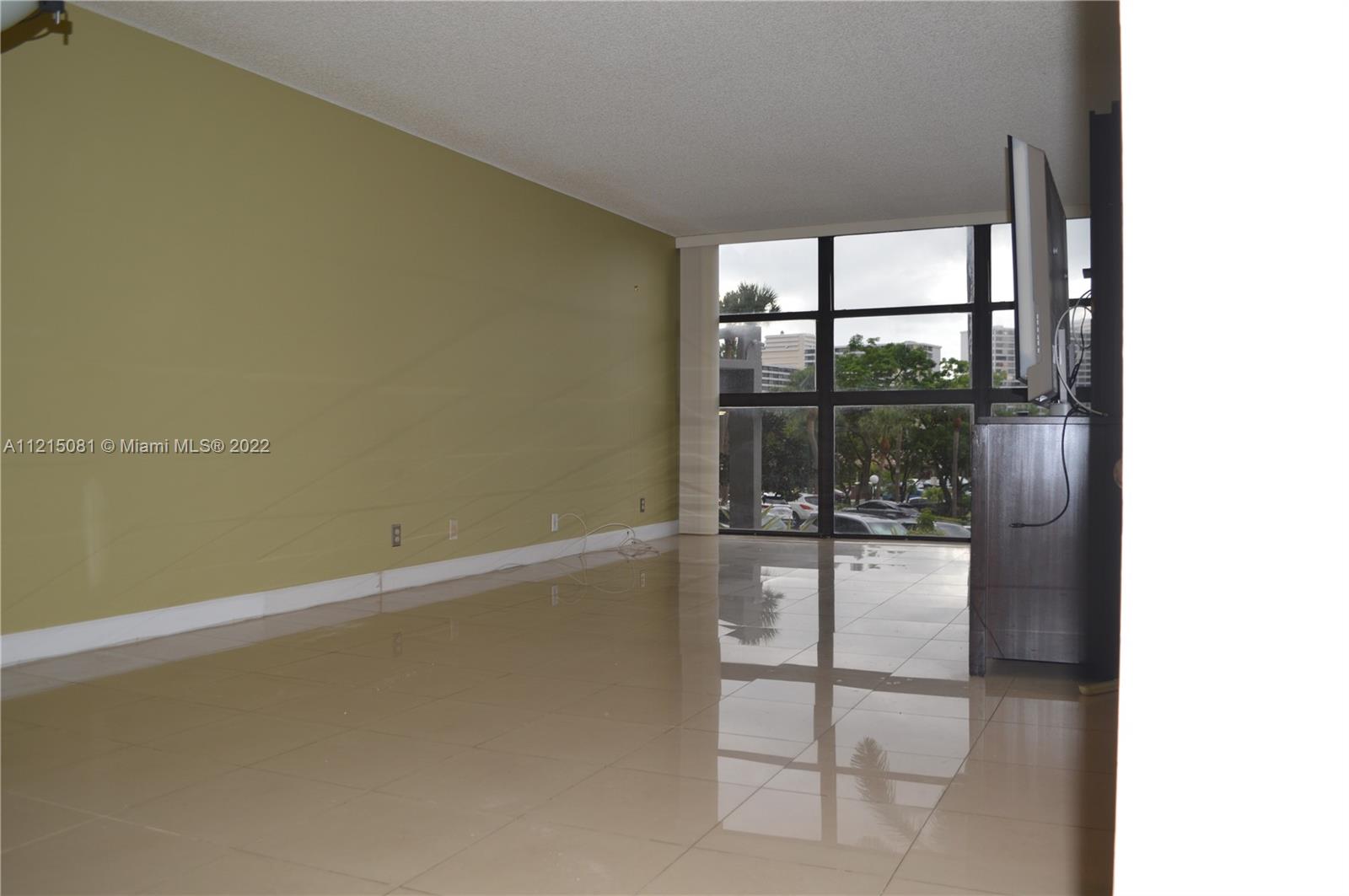 200 LESLIE CONDO F/K/A TO - Residential Lease