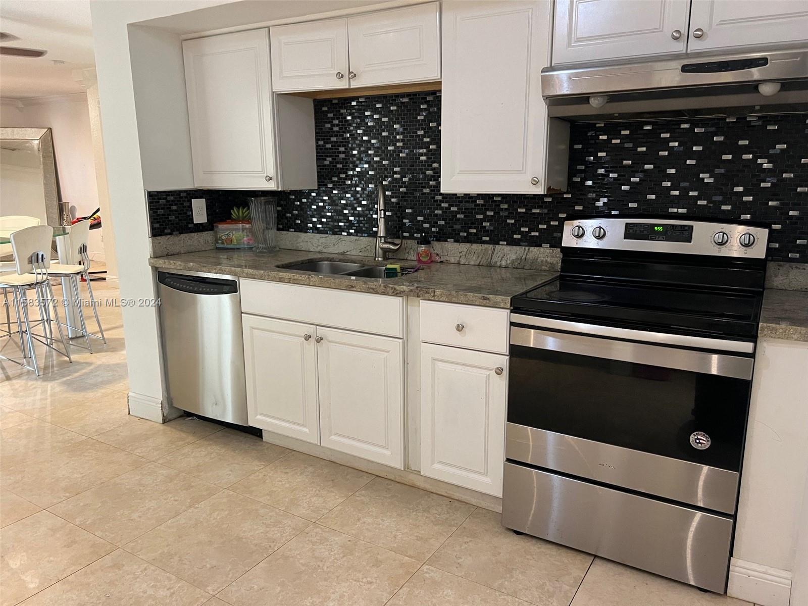 HOMESTEAD LAKES FARMLIFE - Residential Lease