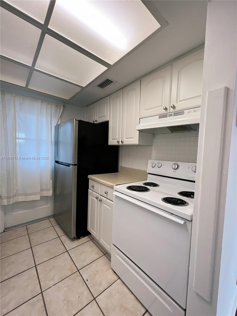 VILLAGE AT DADELAND CONDO - Residential Lease