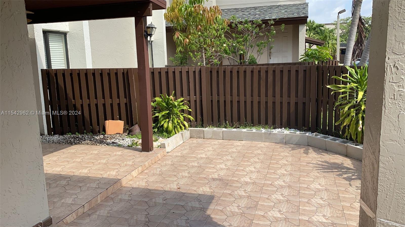 INDIAN LK VILLAGE PHASE 1 - Residential Lease