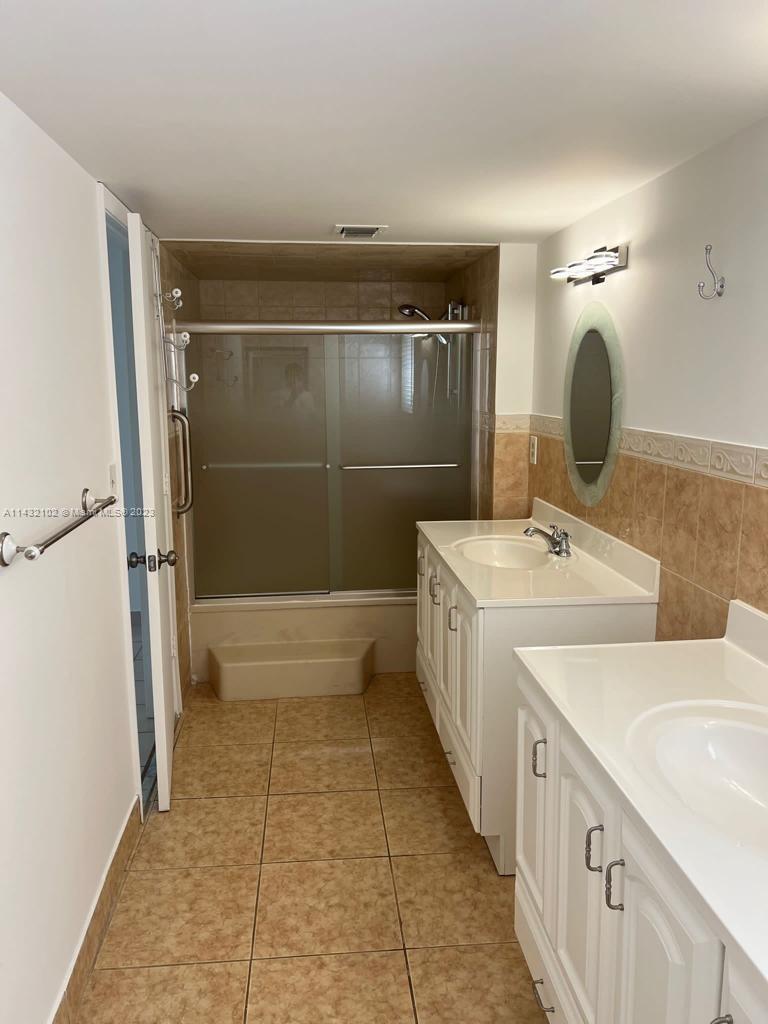 LAKEVIEW OF THE CALF CLUB - Residential Lease