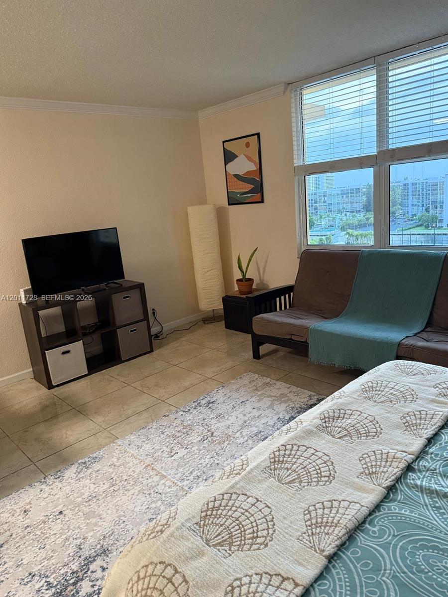 WAVE CONDO - Residential