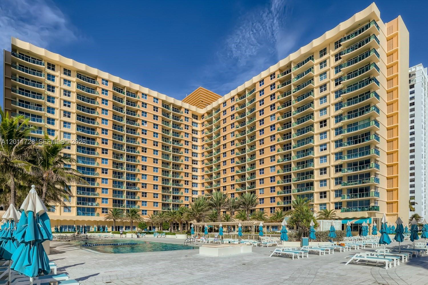 WAVE CONDO - Residential