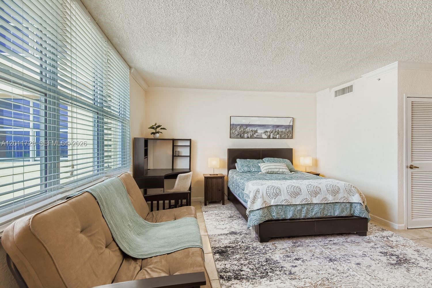 WAVE CONDO - Residential